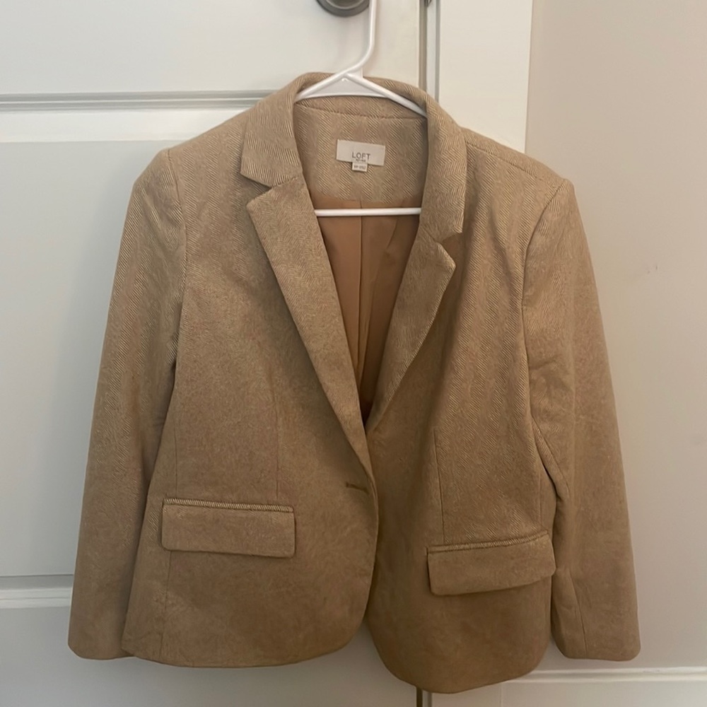 Tan Loft Blazer/jacket Size 10P. Only worn a few times/smoke free home.